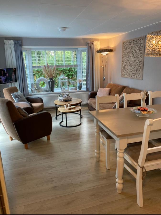 Luxe Chalet Met Prachtig Terras Op De Veluwe , Veel Privacy Hoenderloo Exteriér fotografie