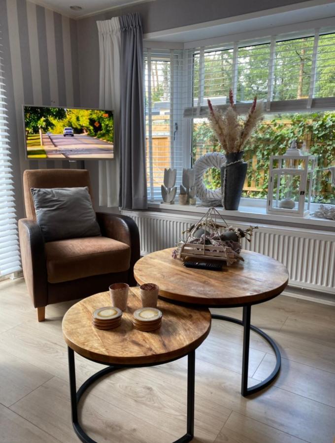 Luxe Chalet Met Prachtig Terras Op De Veluwe , Veel Privacy Hoenderloo Exteriér fotografie