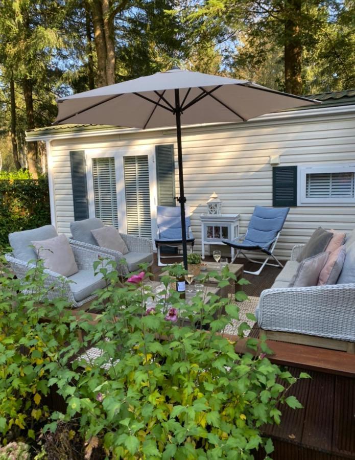 Luxe Chalet Met Prachtig Terras Op De Veluwe , Veel Privacy Hoenderloo Exteriér fotografie