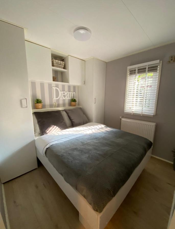 Luxe Chalet Met Prachtig Terras Op De Veluwe , Veel Privacy Hoenderloo Exteriér fotografie