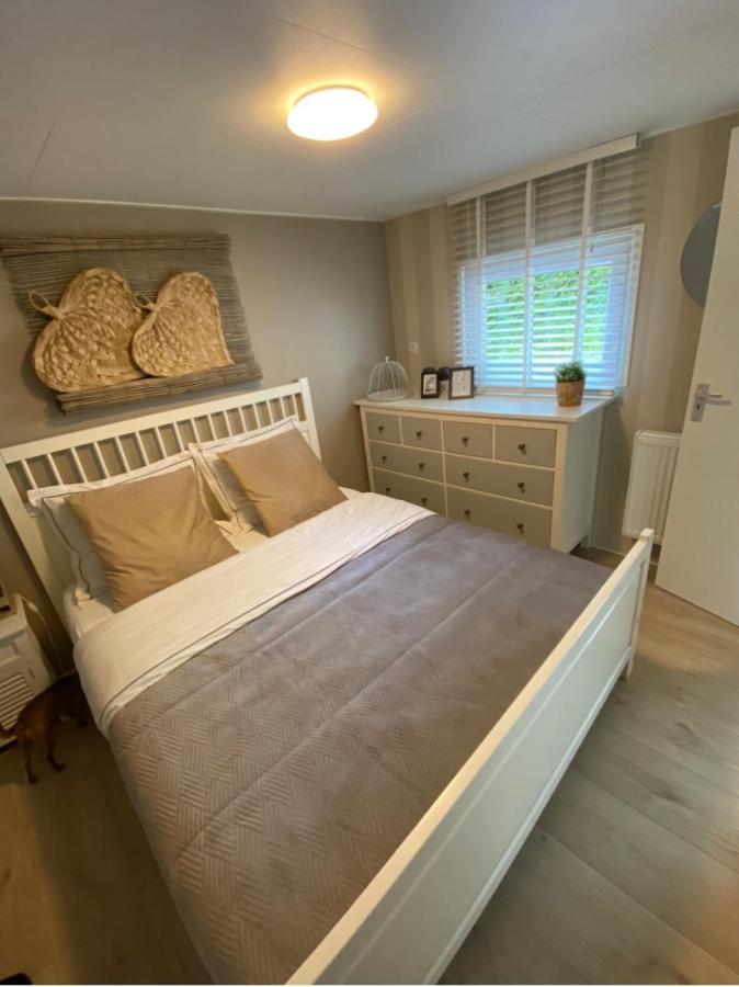 Luxe Chalet Met Prachtig Terras Op De Veluwe , Veel Privacy Hoenderloo Exteriér fotografie
